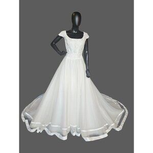 Vintage Ivory/Pink Embroidered Cap Sleeve A-Line Wedding Gown